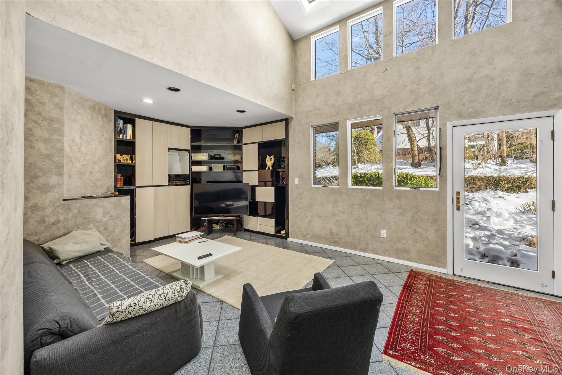 #19 photo, 20 Henhawk Road, Great Neck , NY 11024