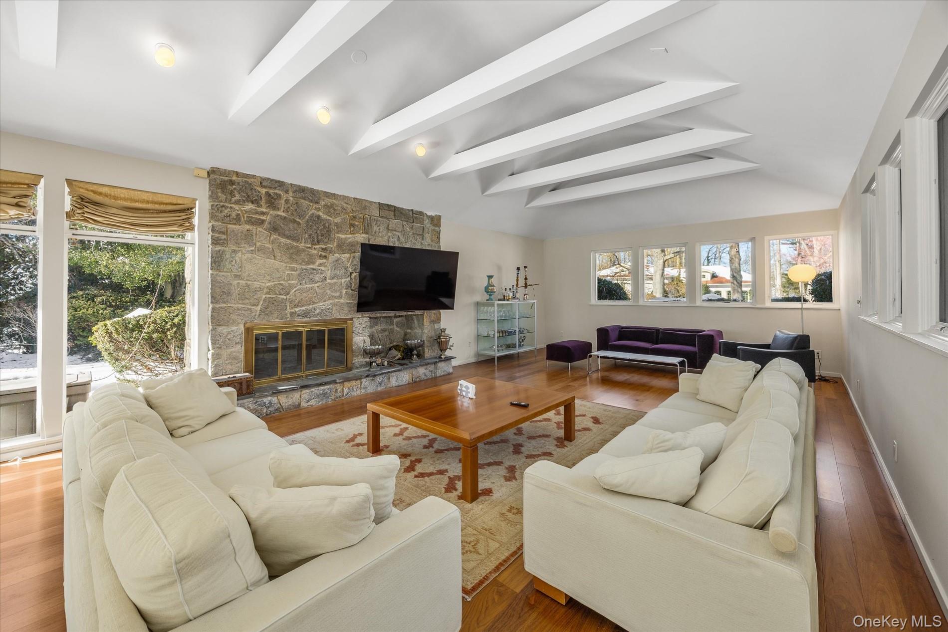 #4 photo, 20 Henhawk Road, Great Neck , NY 11024