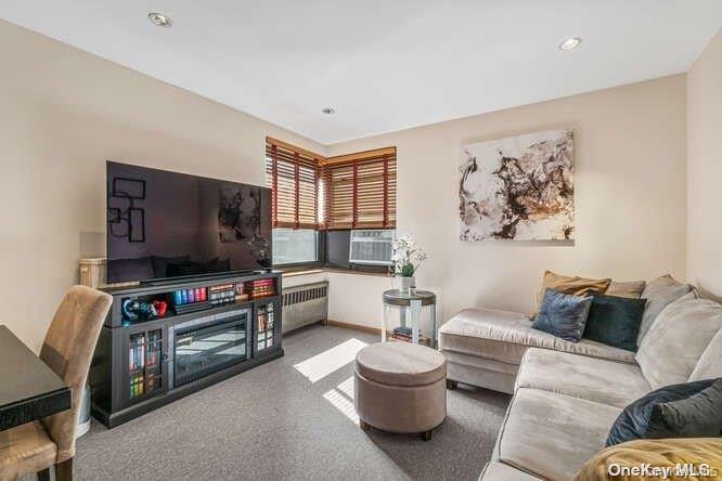 #5 photo, 32-20 91st Street, קווינס East Elmhurst , NY 11369