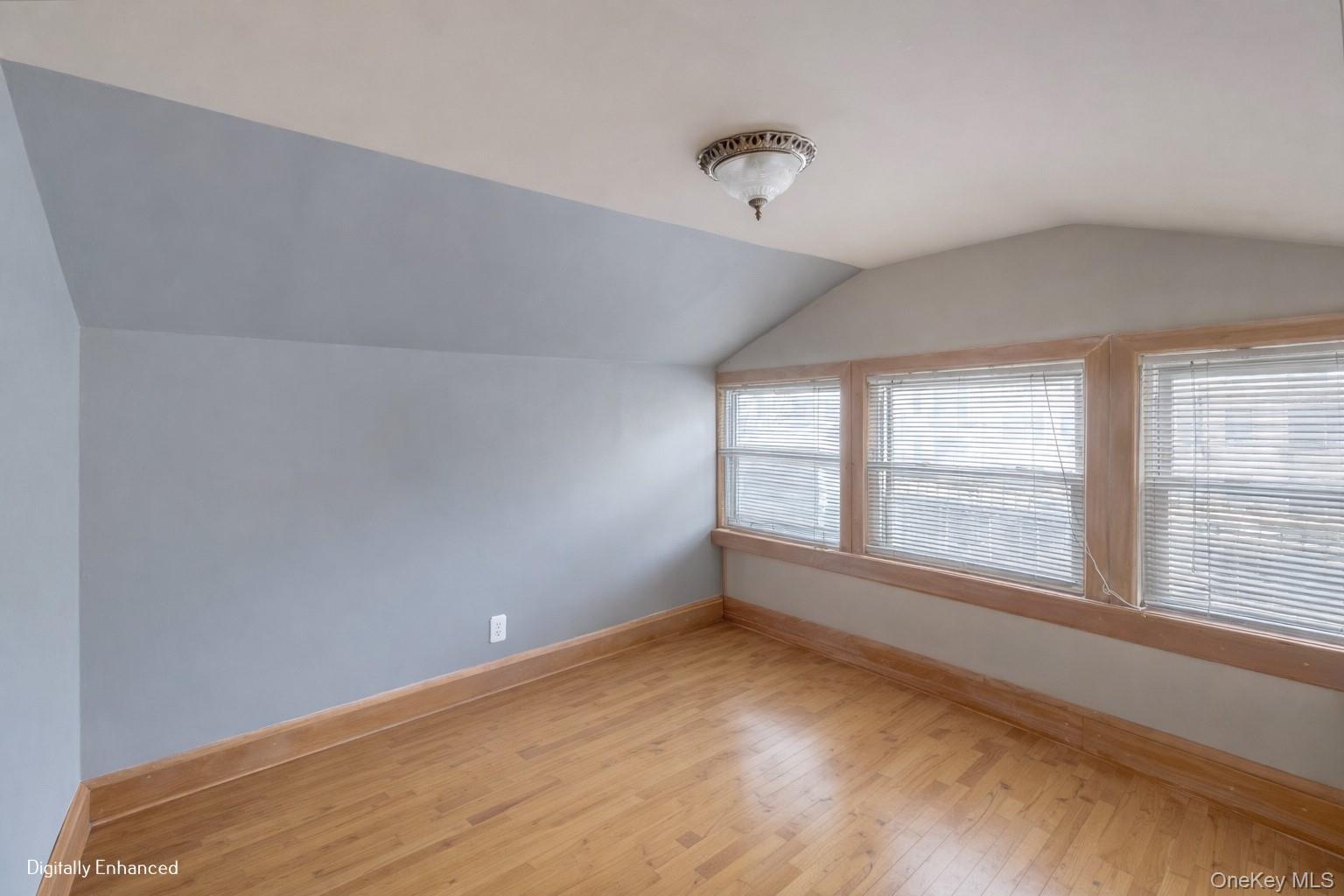 #17 photo, 1862 University Avenue, Bronx , NY 10453