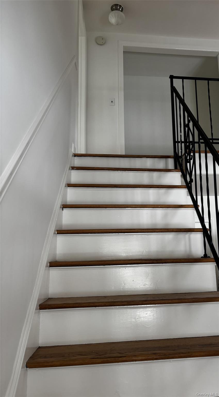 #2 photo, 35 Lone Oak Drive, Саффолк ‖ Centerport , NY 11721