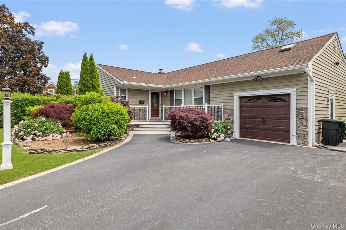 #3 photo, 13 Colonial Lane, Саффолк ‖ Bellport Village , NY 11713