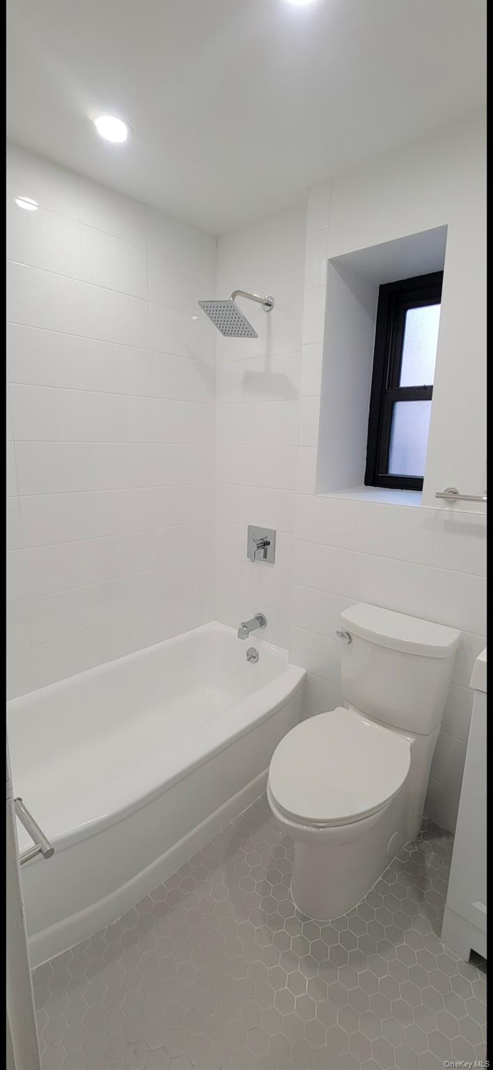 #13 photo, 102-25 67th Road, קווינס Forest Hills , NY 11375