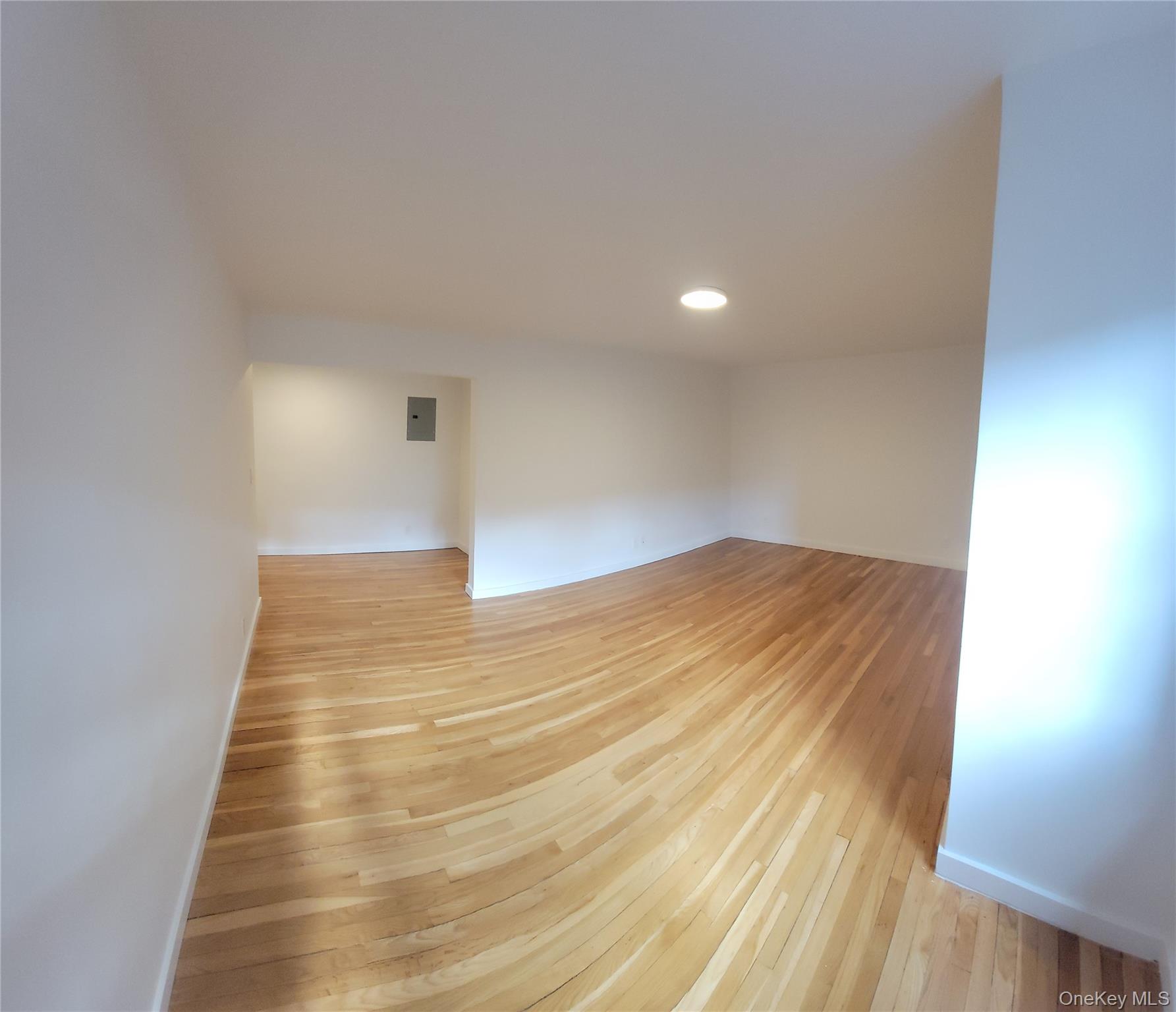 #3 photo, 102-25 67th Road, קווינס Forest Hills , NY 11375