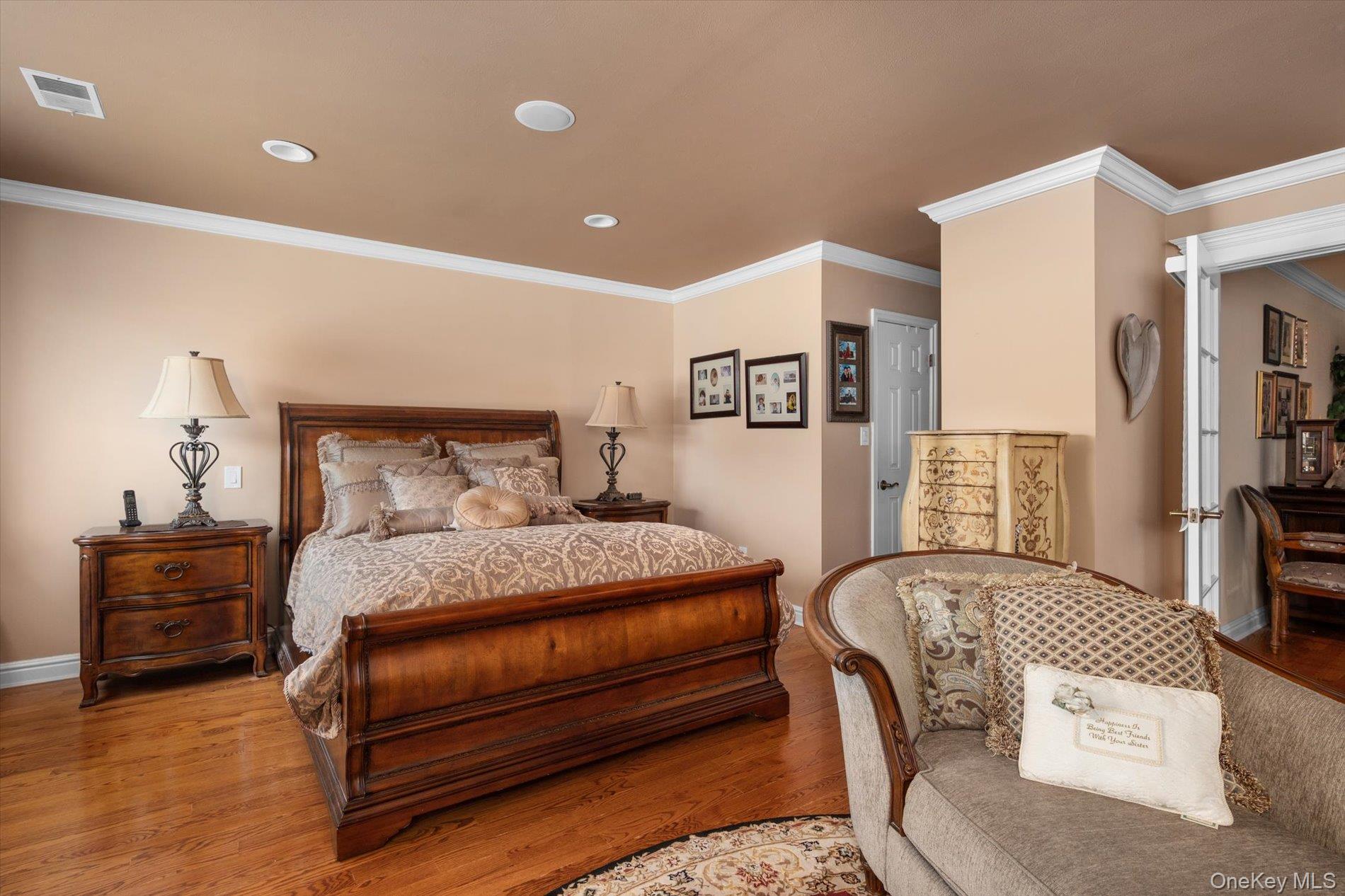 #12 photo, 53 Chestnut Lane, Woodbury , NY 11797