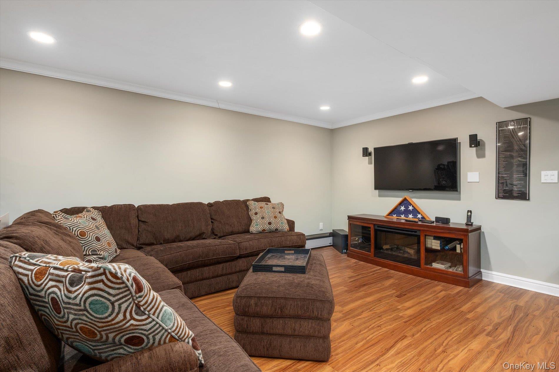 #18 photo, 53 Chestnut Lane, Woodbury , NY 11797