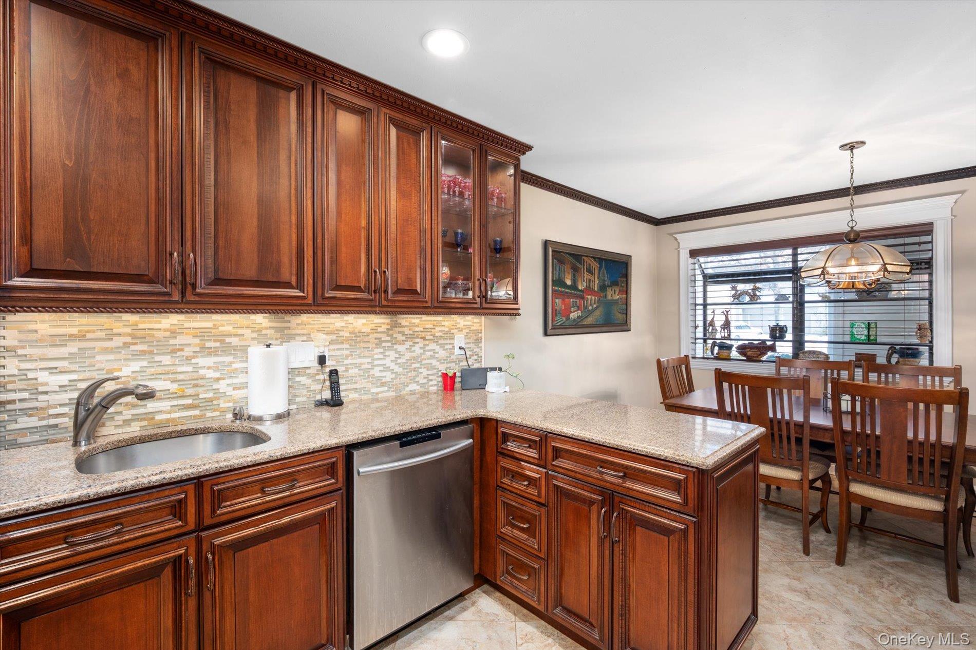 #4 photo, 53 Chestnut Lane, Woodbury , NY 11797