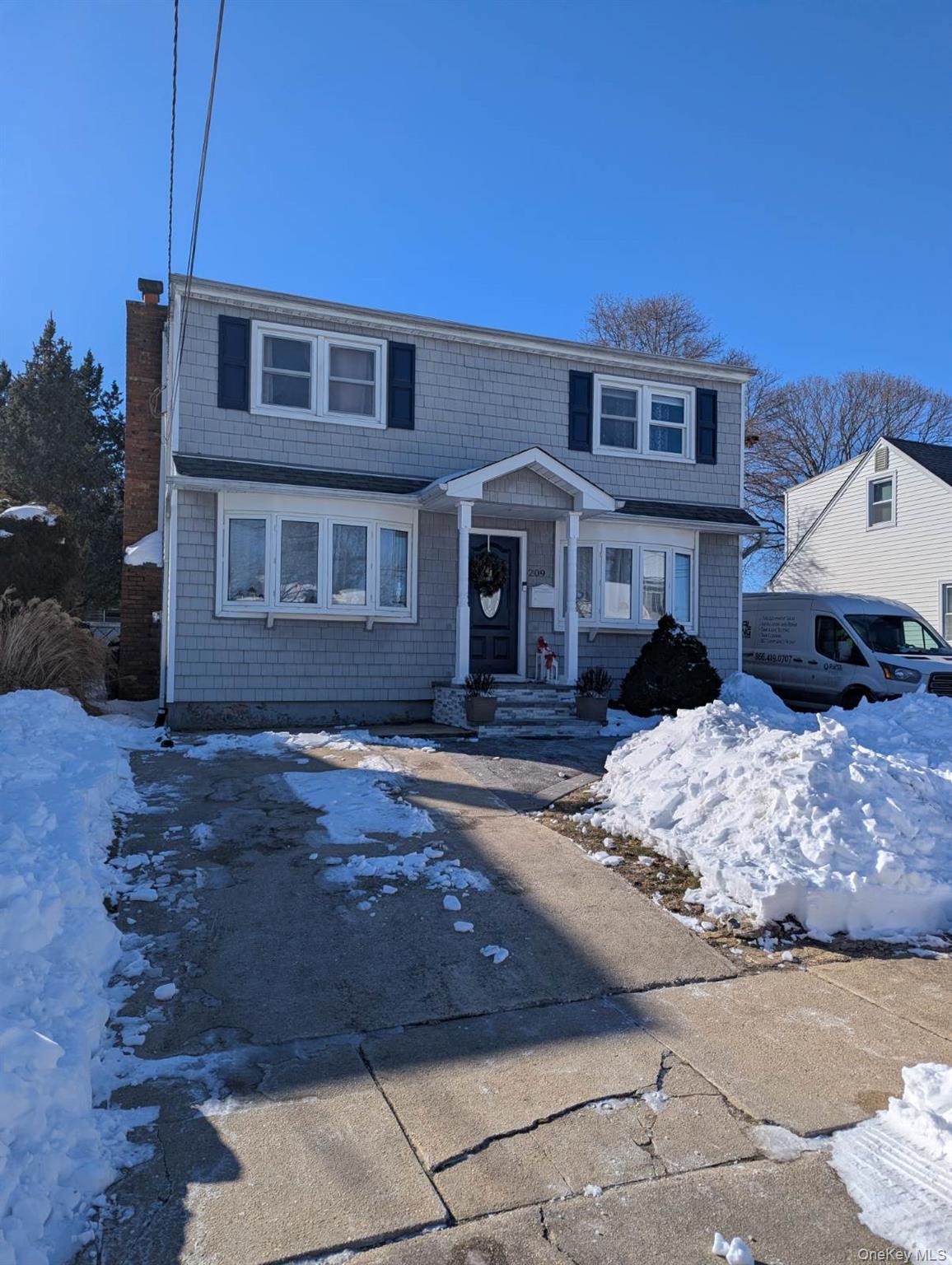 #15 photo, 209 S 11th Street, सफ़ोक काउंटी Lindenhurst , NY 11757