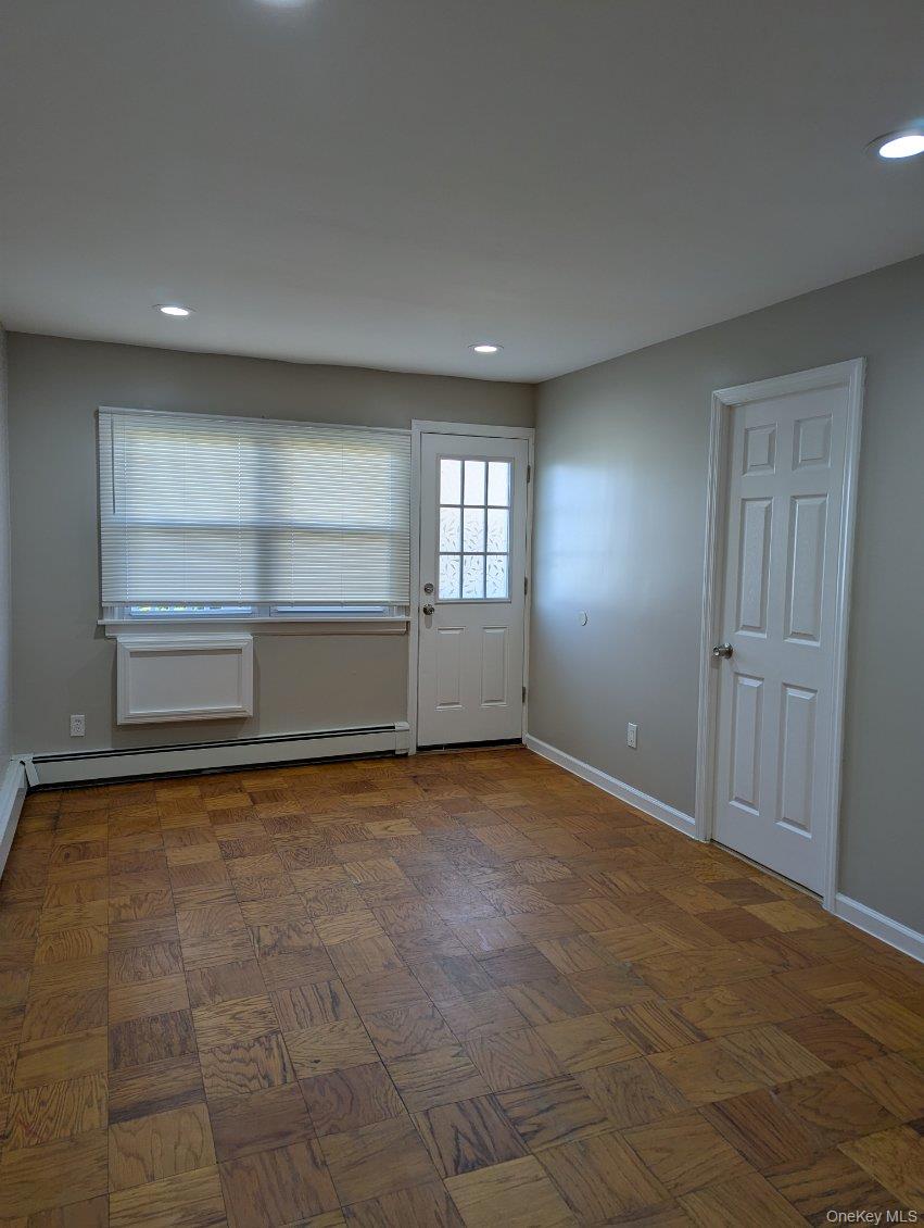 #4 photo, 11A Hemlock Drive, सफ़ोक काउंटी Bay Shore , NY 11706