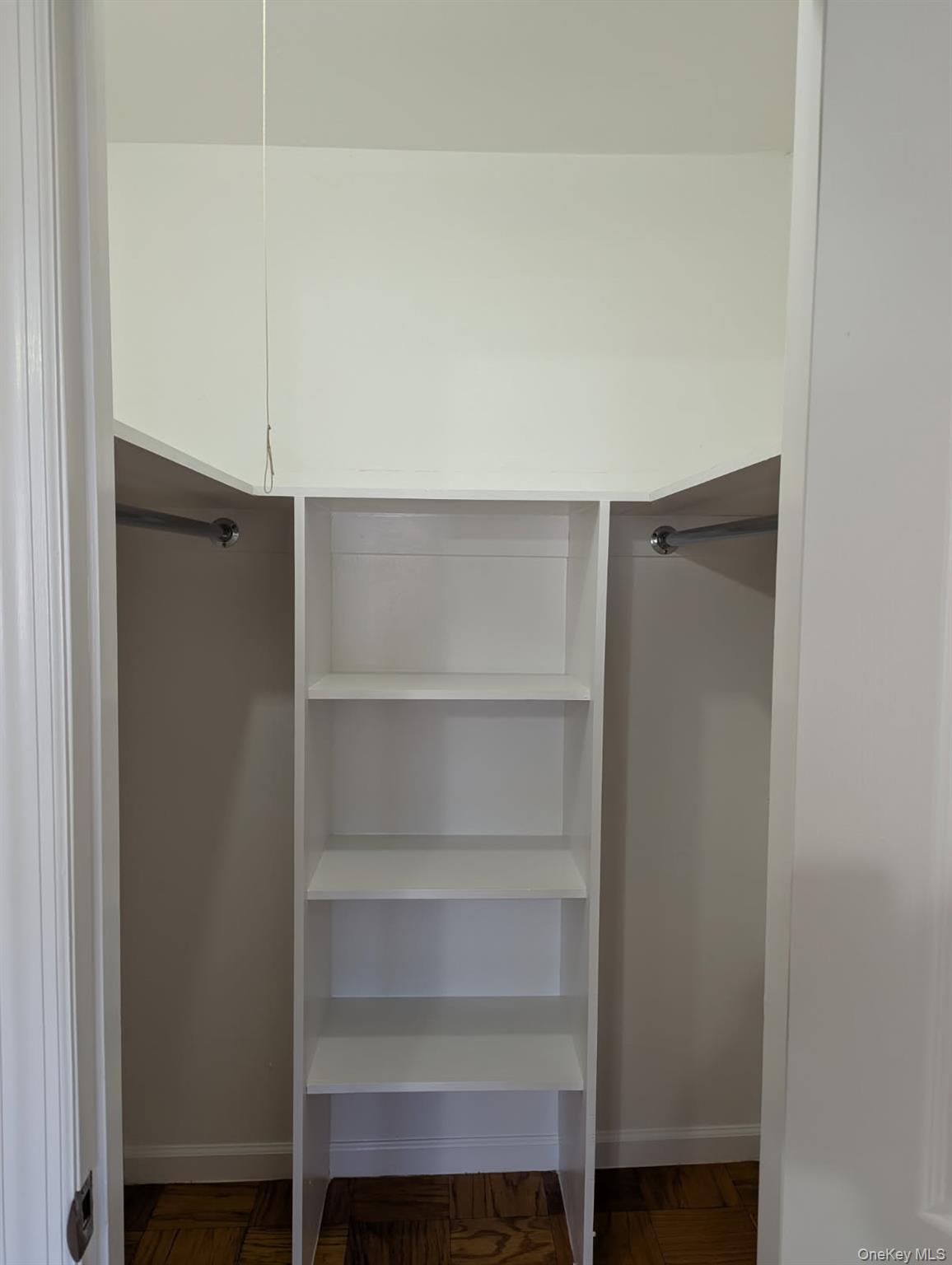 #7 photo, 11A Hemlock Drive, सफ़ोक काउंटी Bay Shore , NY 11706