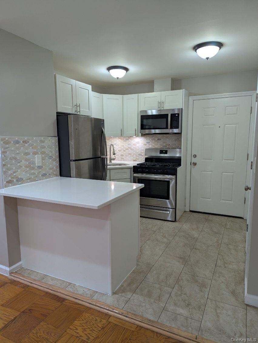 #9 photo, 11A Hemlock Drive, सफ़ोक काउंटी Bay Shore , NY 11706