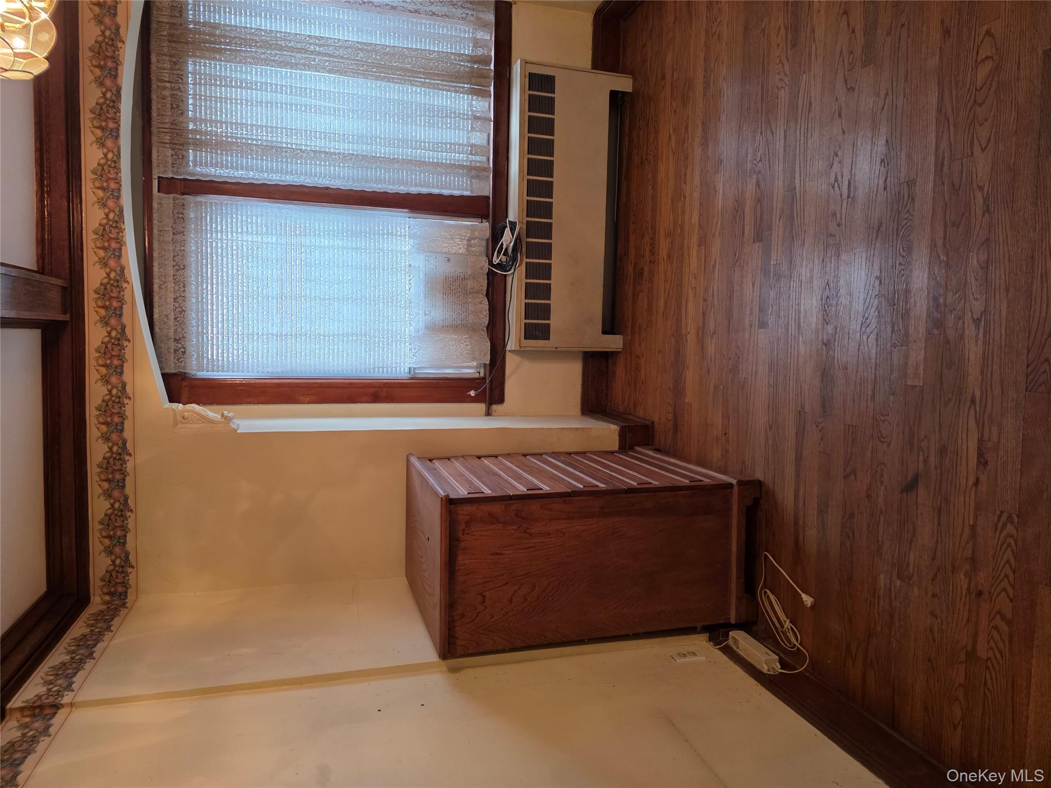 #16 photo, 339 Tulip Avenue, מחוז נסאו Floral Park , NY 11001