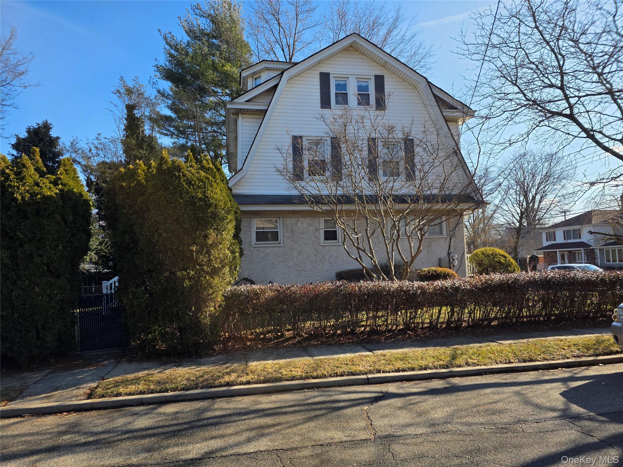 #4 photo, 339 Tulip Avenue, מחוז נסאו Floral Park , NY 11001