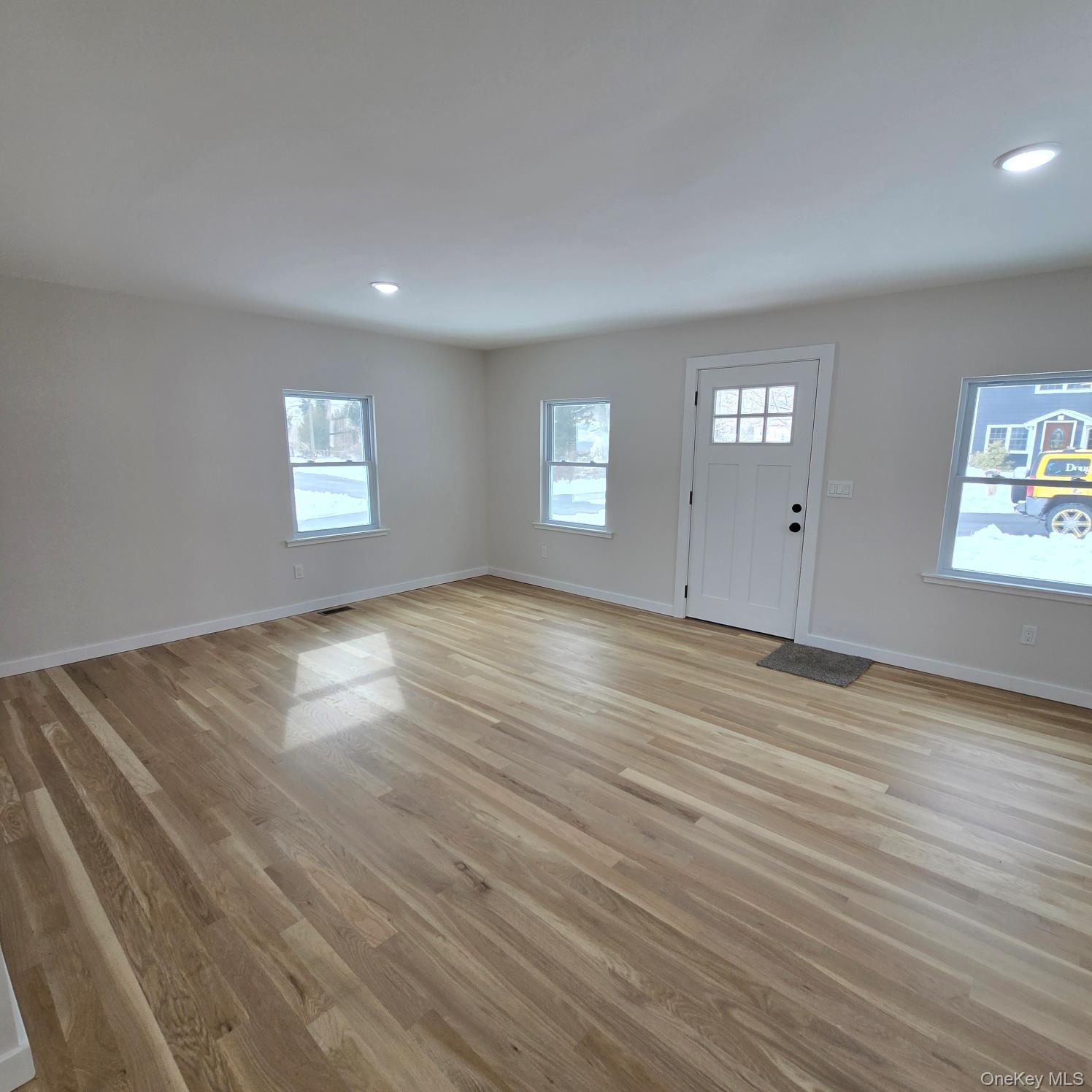 #10 photo, 37 Gould Road, מחוז סאפוק Centereach , NY 11720