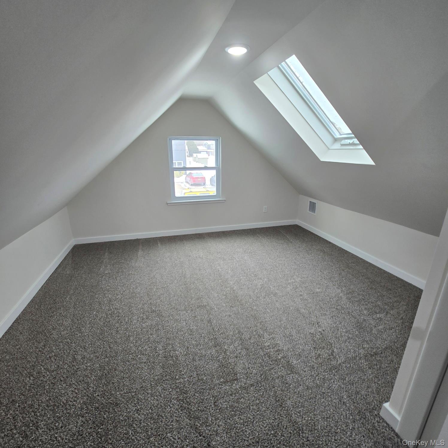 #15 photo, 37 Gould Road, מחוז סאפוק Centereach , NY 11720