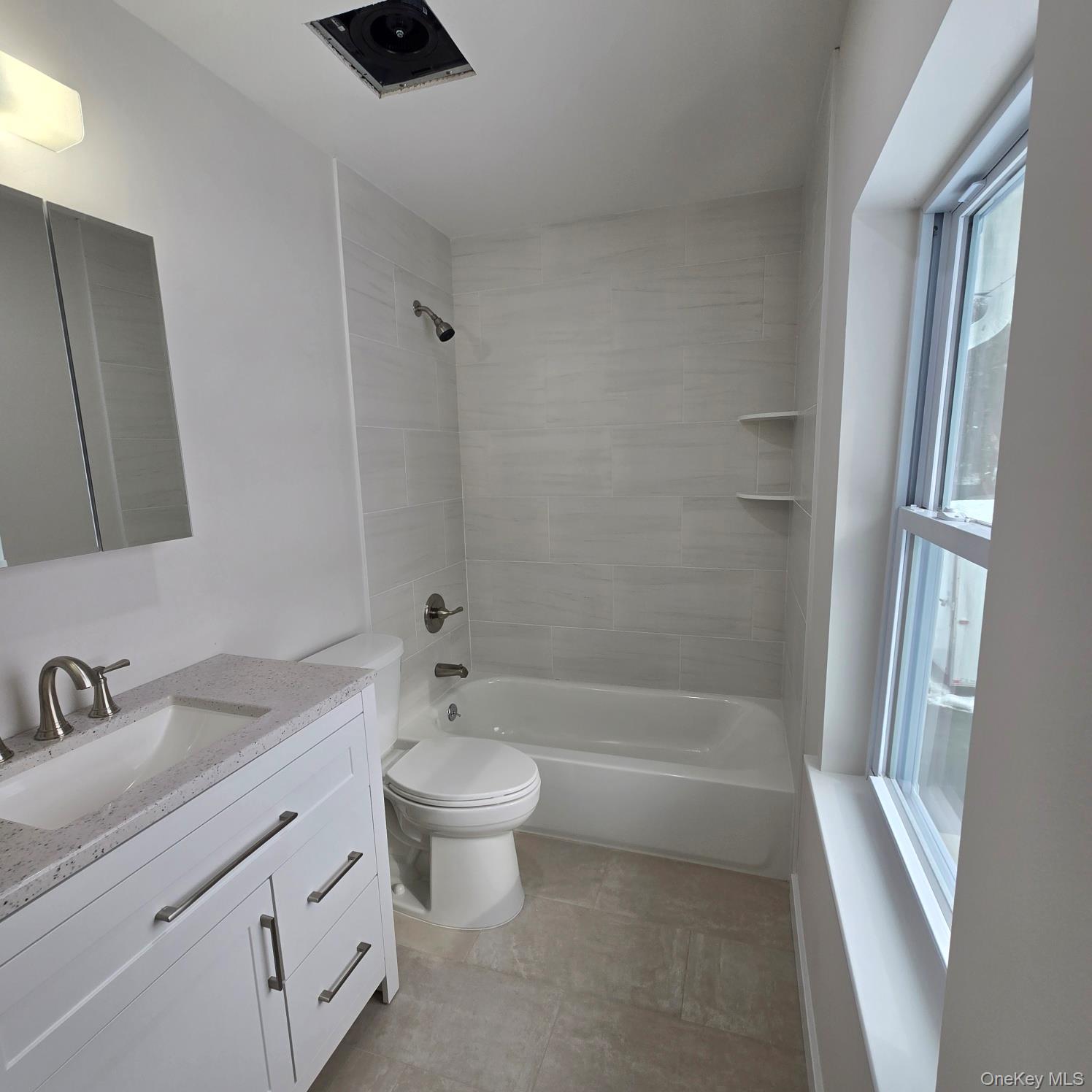 #17 photo, 37 Gould Road, מחוז סאפוק Centereach , NY 11720