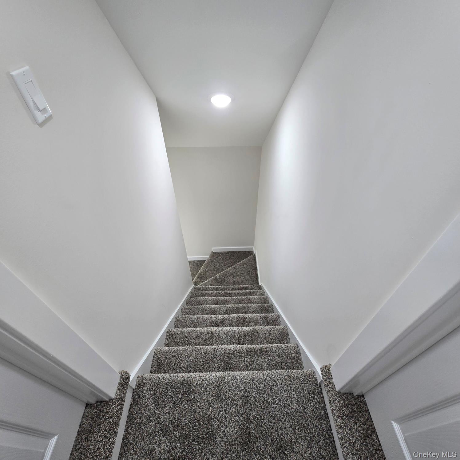 #18 photo, 37 Gould Road, מחוז סאפוק Centereach , NY 11720