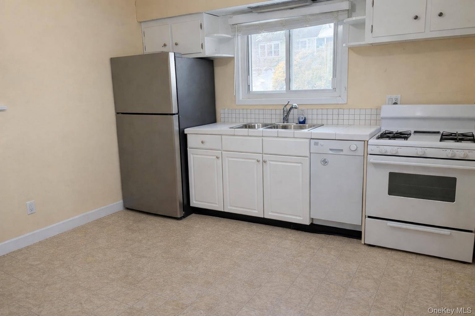 #6 photo, 41 Robin Road, Rocky Point , NY 11778