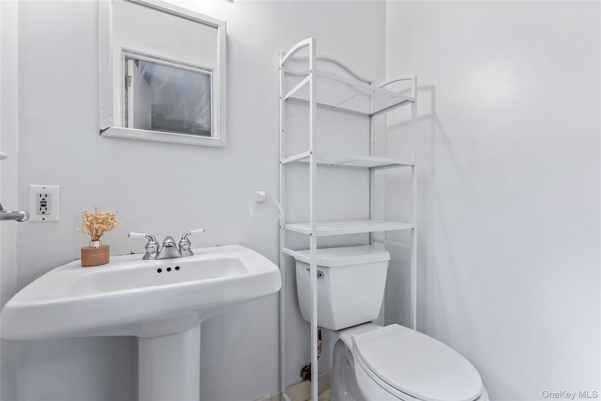 #6 photo, 45-21 Iris Lane, ग्रेट नेक Great Neck , NY 11020