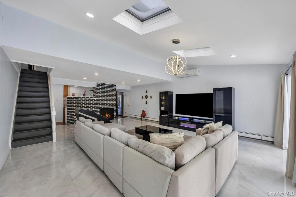 #6 photo, 119 Scooter Lane, מחוז נסאו Hicksville , NY 11801