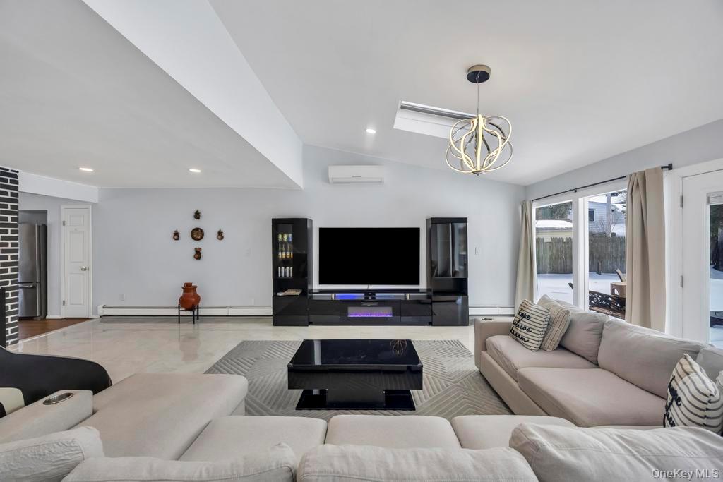 #8 photo, 119 Scooter Lane, מחוז נסאו Hicksville , NY 11801