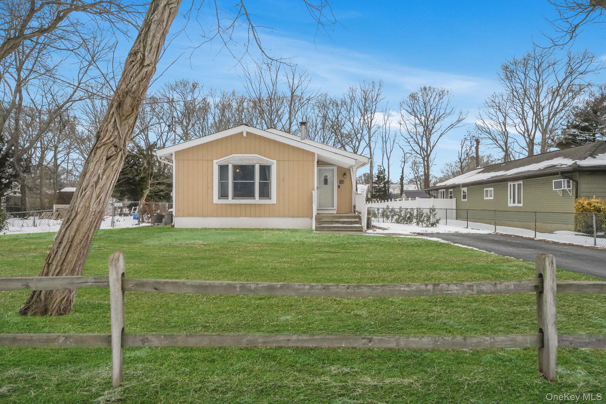 #2 photo, 71 Oak Avenue, Саффолк ‖ Shirley , NY 11967