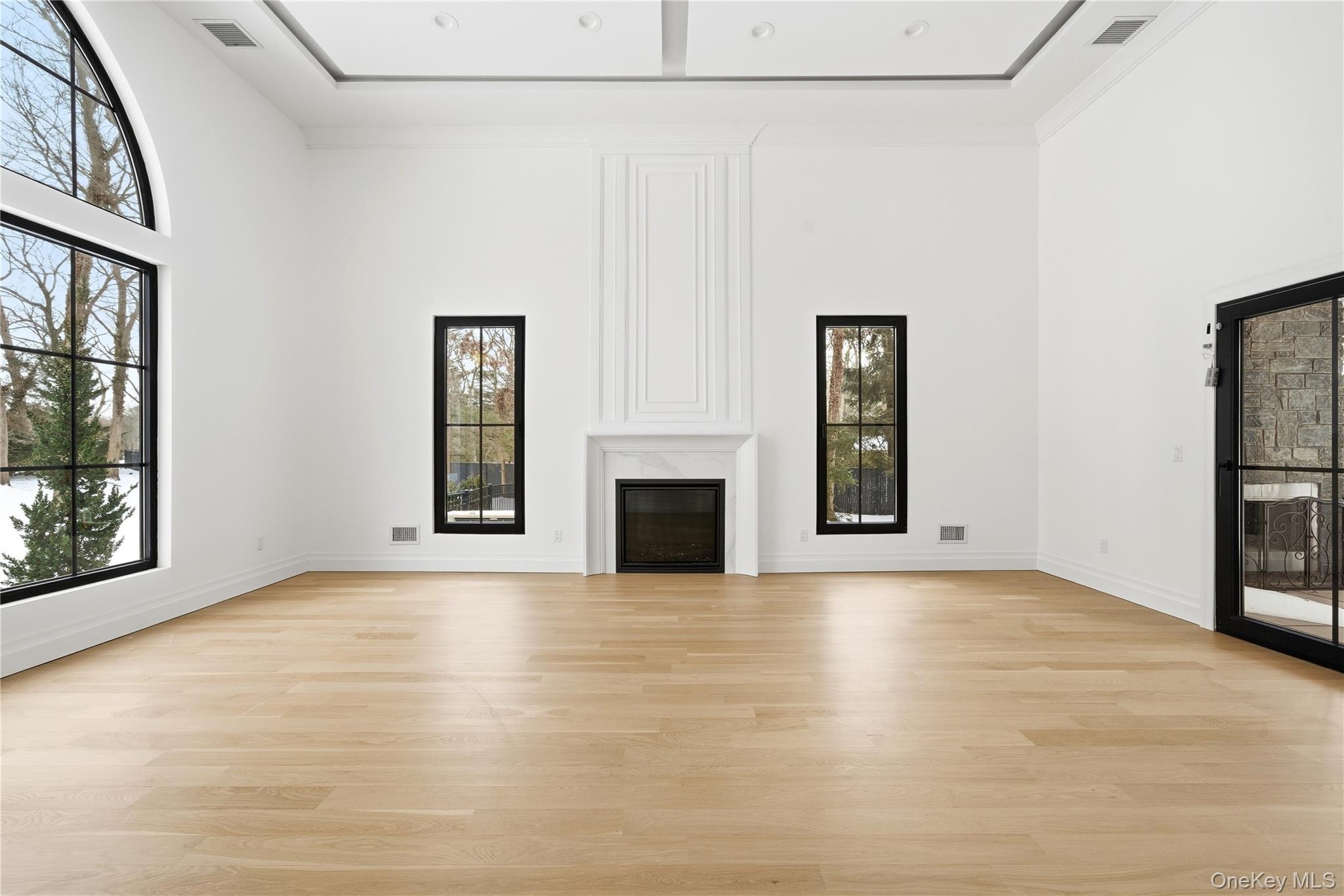 #10 photo, 115 Weeks Drive, Саффолк ‖ Dix Hills , NY 11746