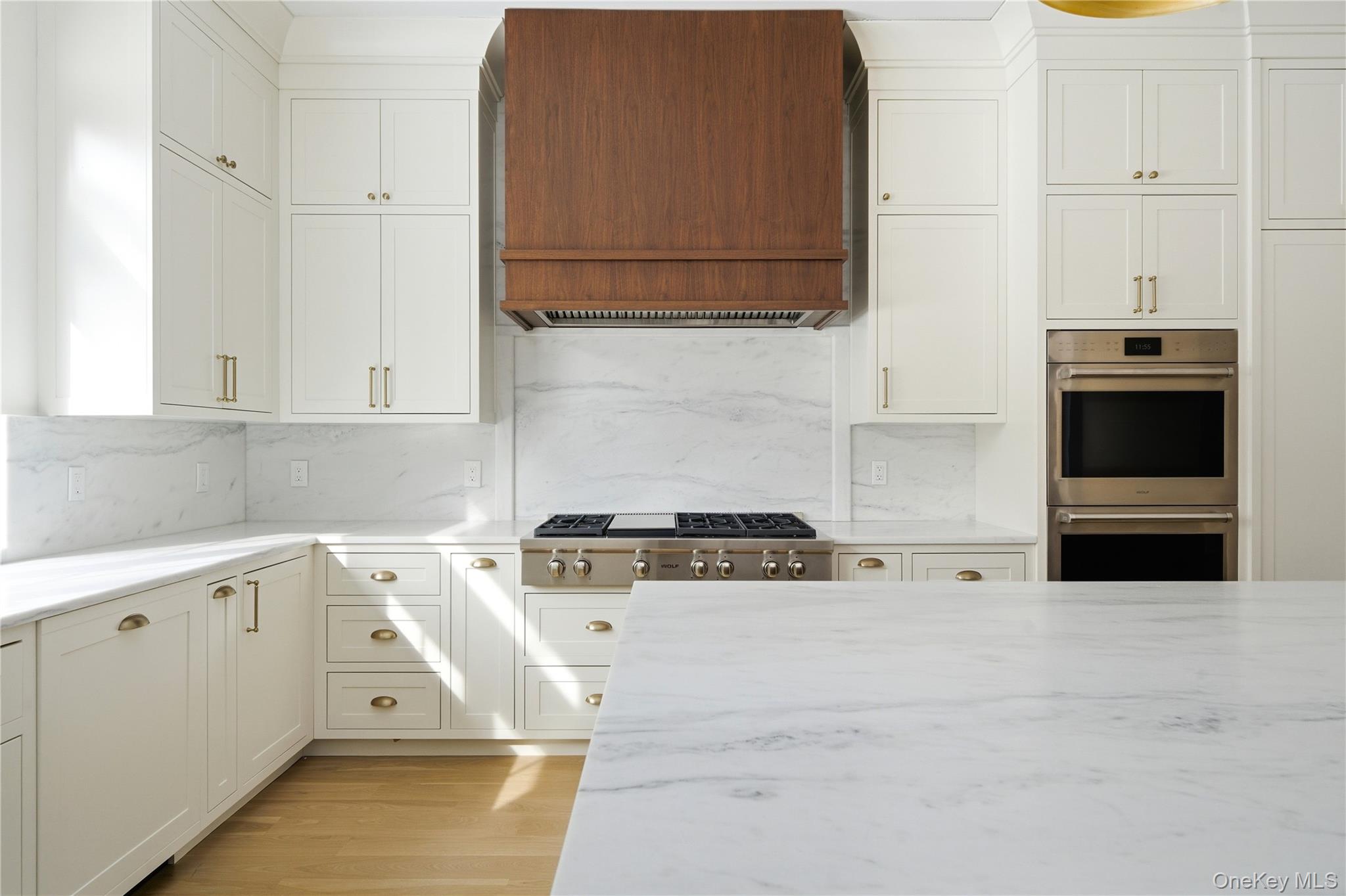 #17 photo, 115 Weeks Drive, Саффолк ‖ Dix Hills , NY 11746