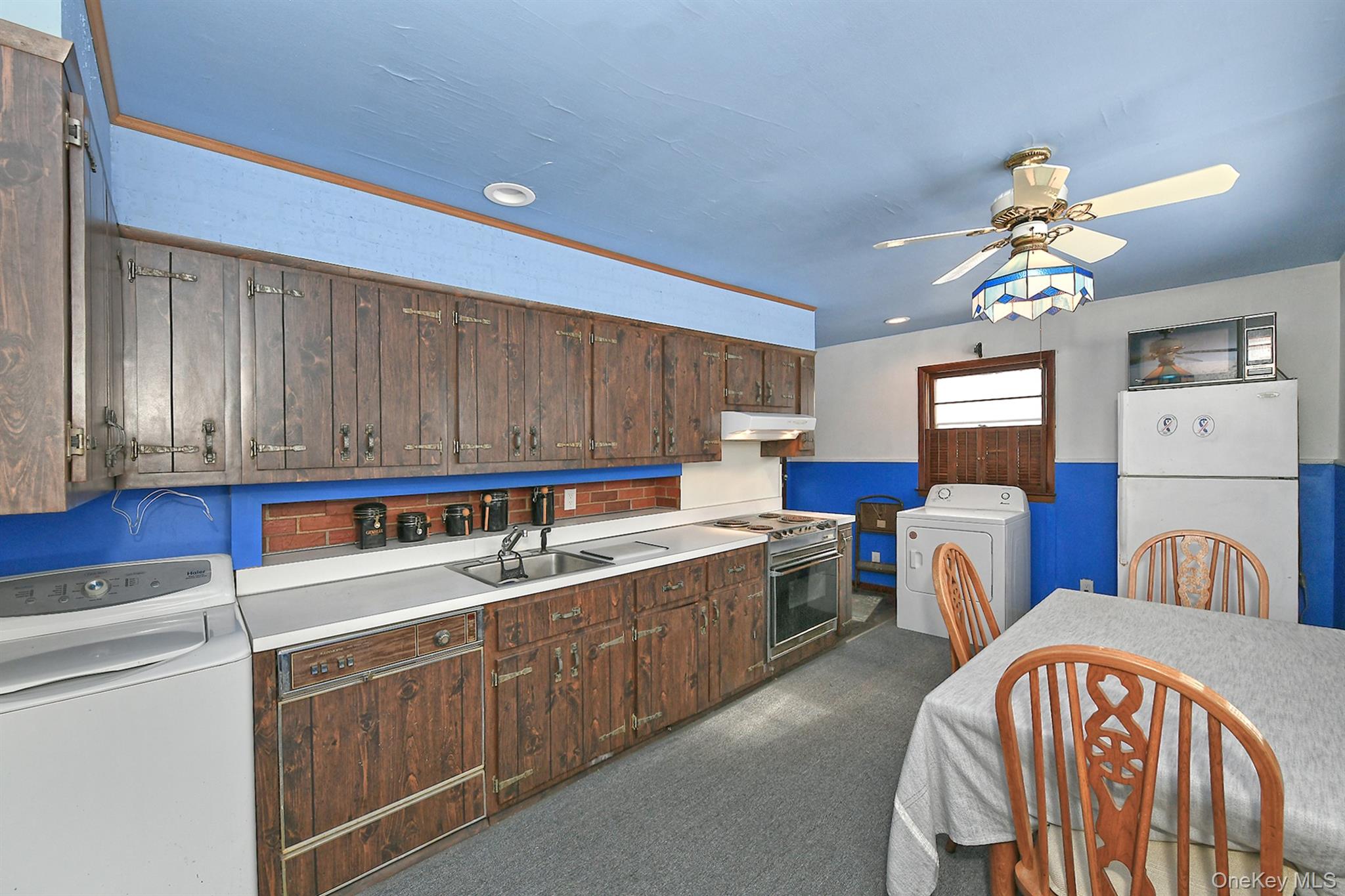 #11 photo, 59 Stone Lane, Levittown , NY 11756