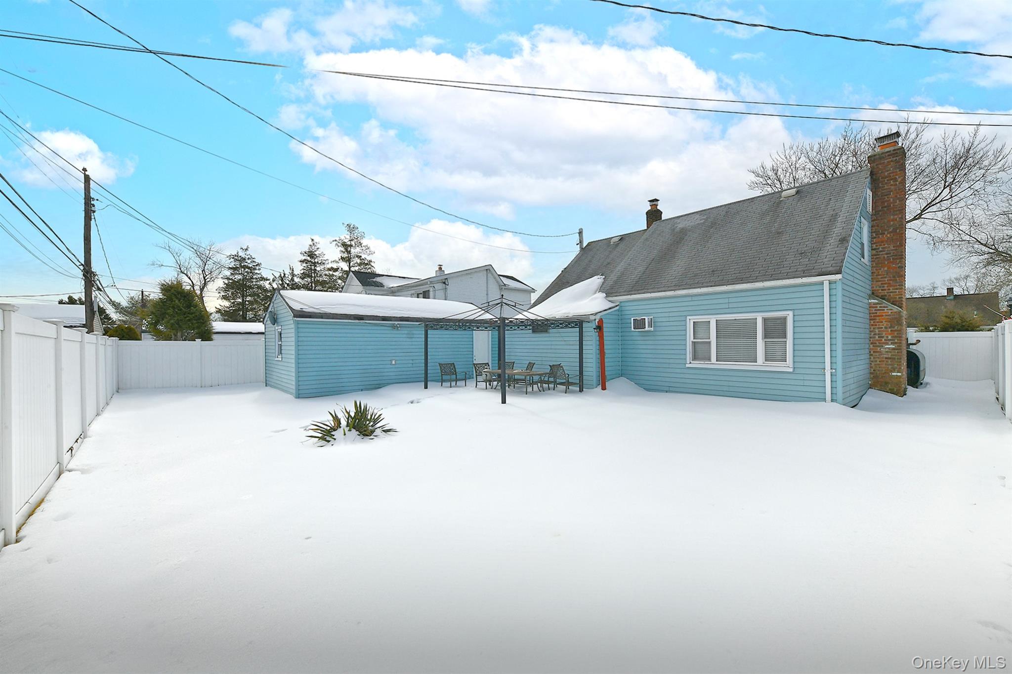 #17 photo, 59 Stone Lane, Levittown , NY 11756