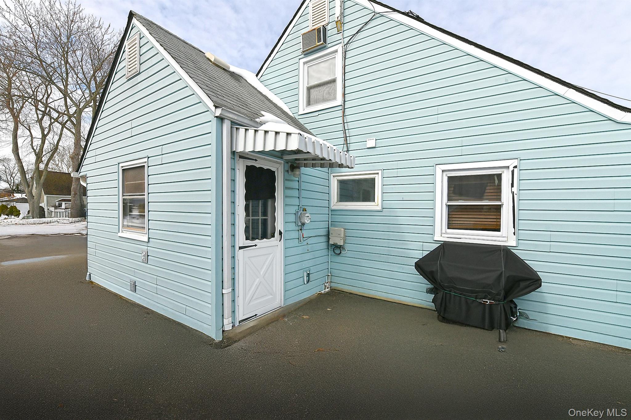 #18 photo, 59 Stone Lane, Levittown , NY 11756