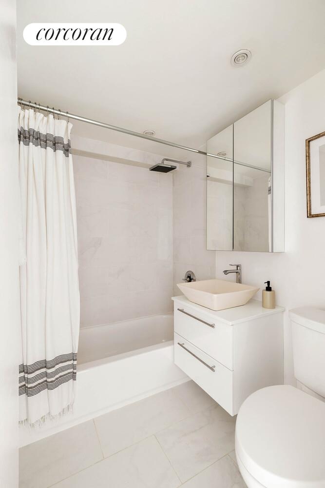 #12 photo, 260 W 22ND Street, 曼哈顿 Chelsea , NY 10011