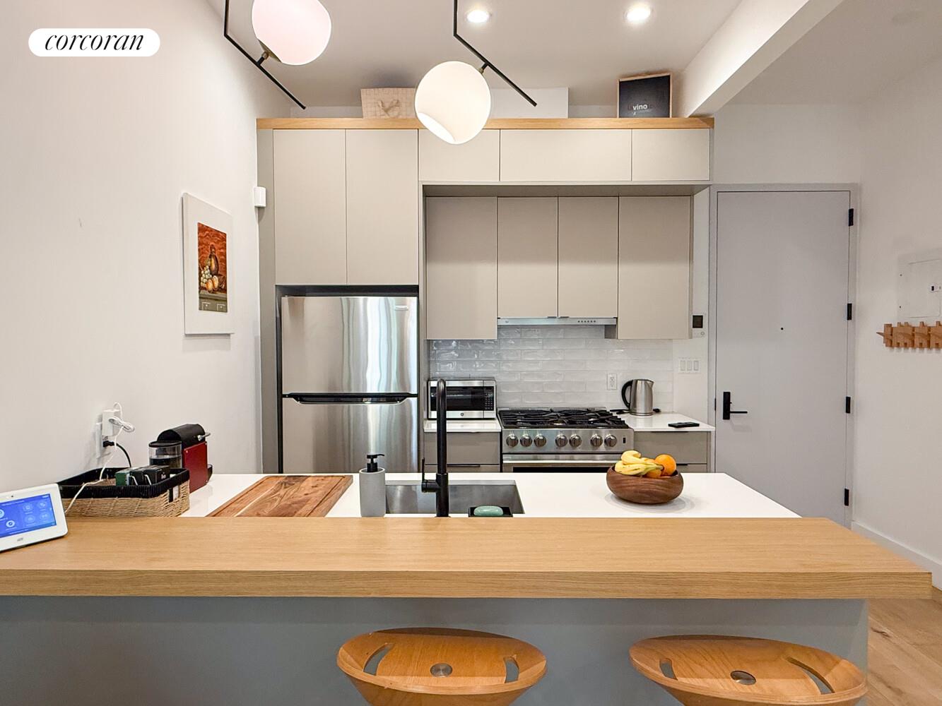 #8 photo, 668 NOSTRAND Avenue, הברונקס Crown Heights , NY 11216