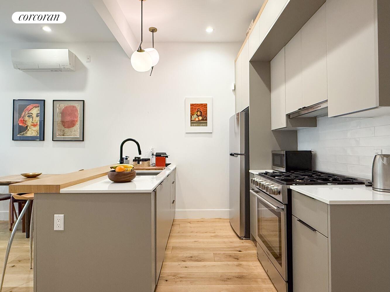 #9 photo, 668 NOSTRAND Avenue, הברונקס Crown Heights , NY 11216