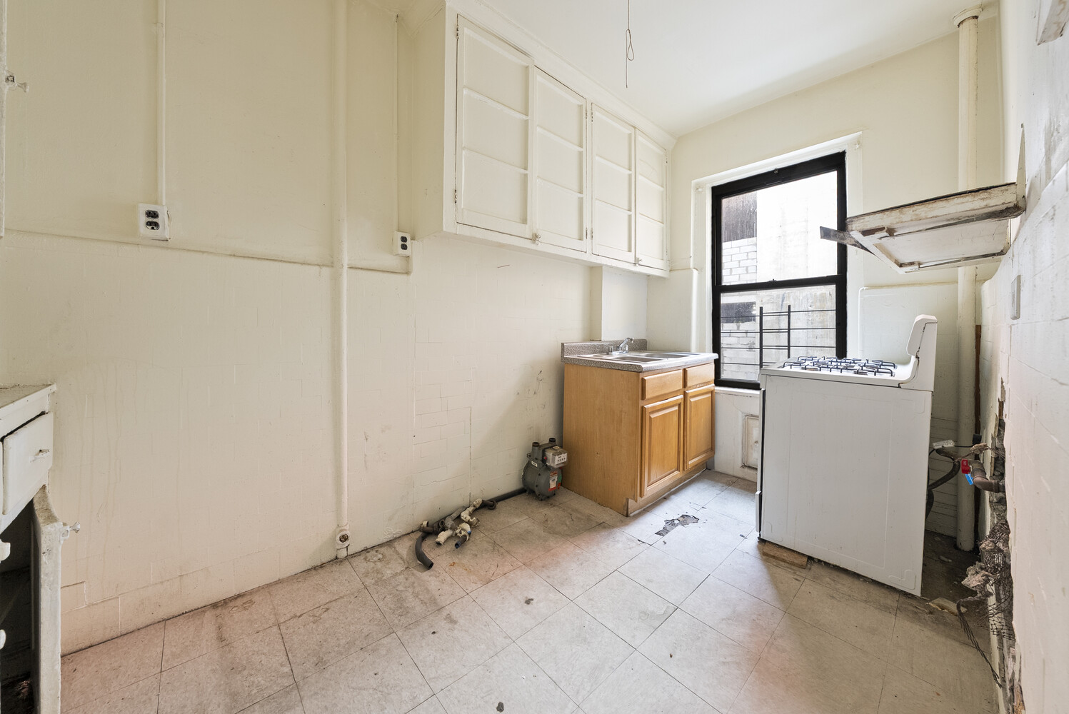 #9 photo, 1715 NELSON Avenue, הברונקס Morris Heights , NY 10453