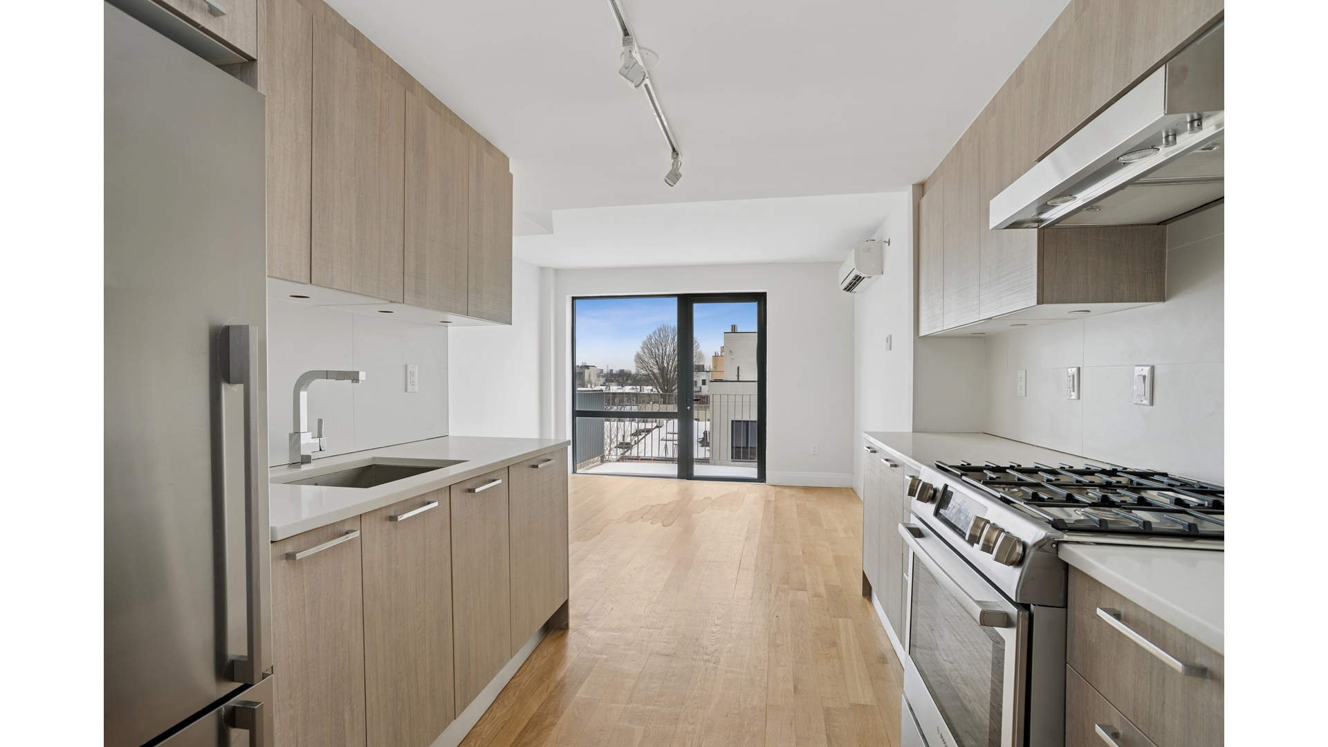 #8 photo, 189 COOPER Street, הברונקס Bushwick , NY 11207