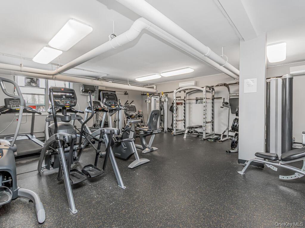 #13 photo, 3935 Blackstone Avenue, Бронкс ‖ Bronx , NY 10471