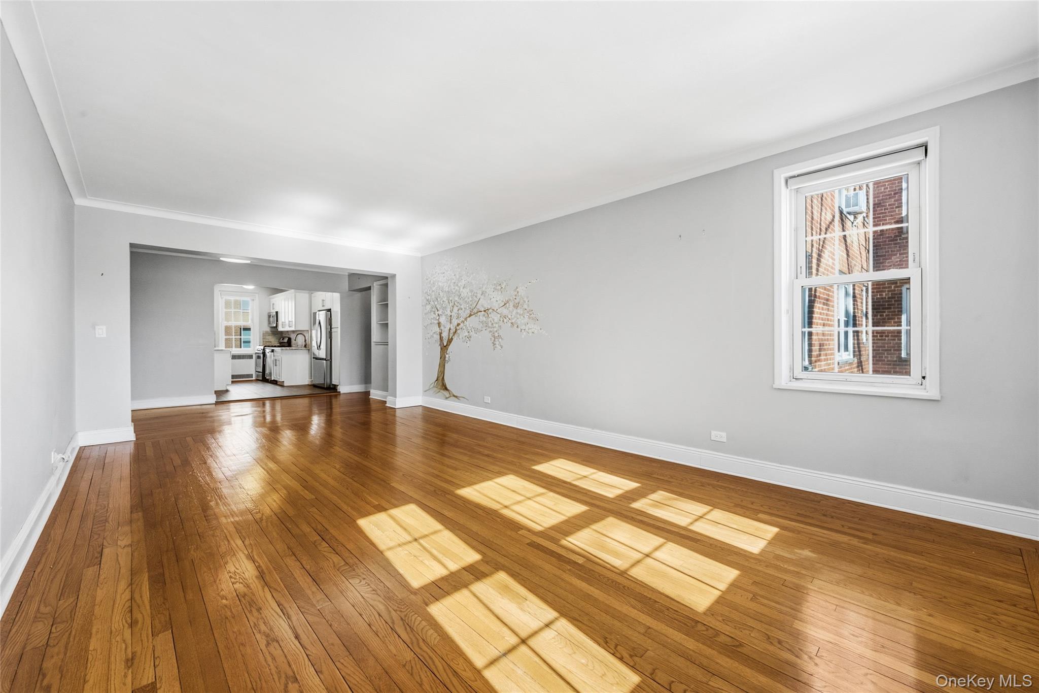 #12 photo, 949 Palmer, Bronxville , NY 10708