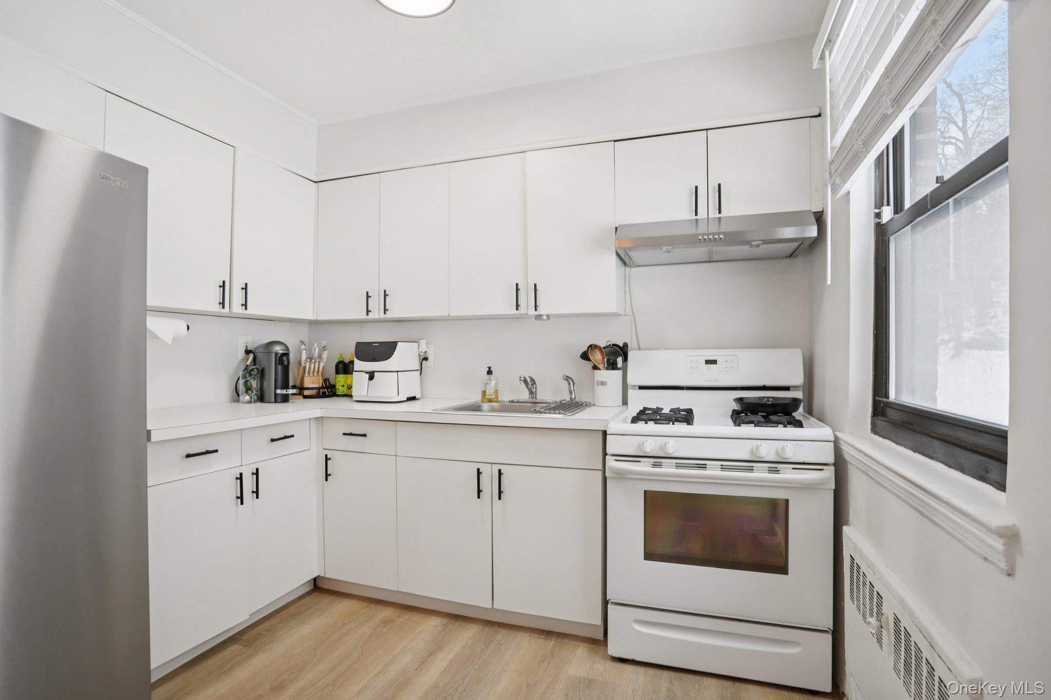 #14 photo, 23 Lawrence Drive, White Plains , NY 10603