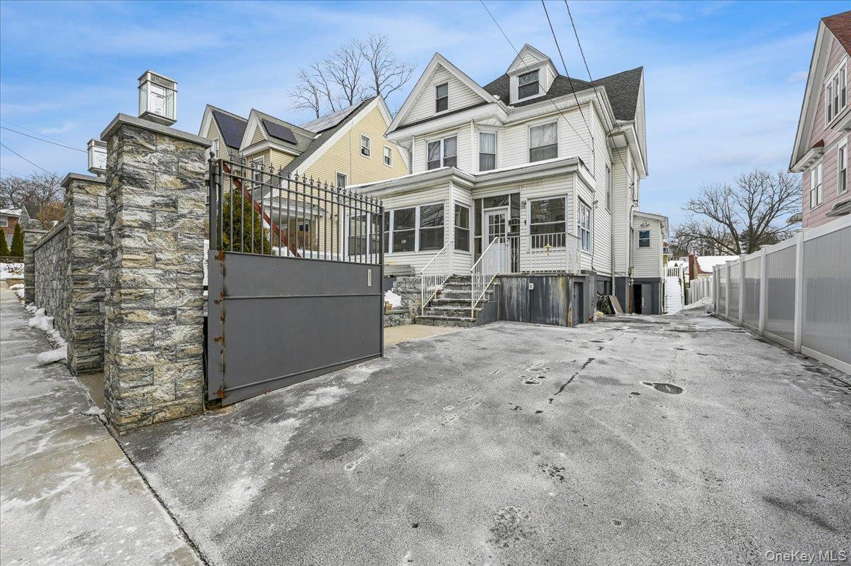 #1 photo, 798 N Broadway, Yonkers , NY 10701