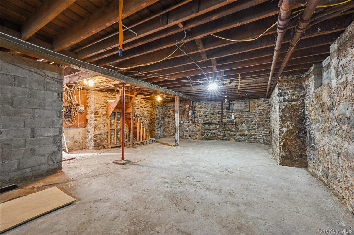 #16 photo, 798 N Broadway, Yonkers , NY 10701