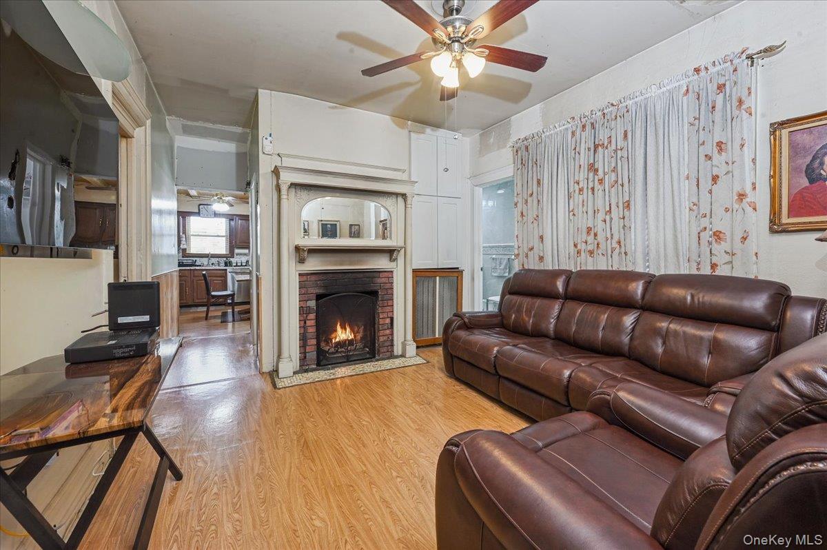 #5 photo, 798 N Broadway, Yonkers , NY 10701