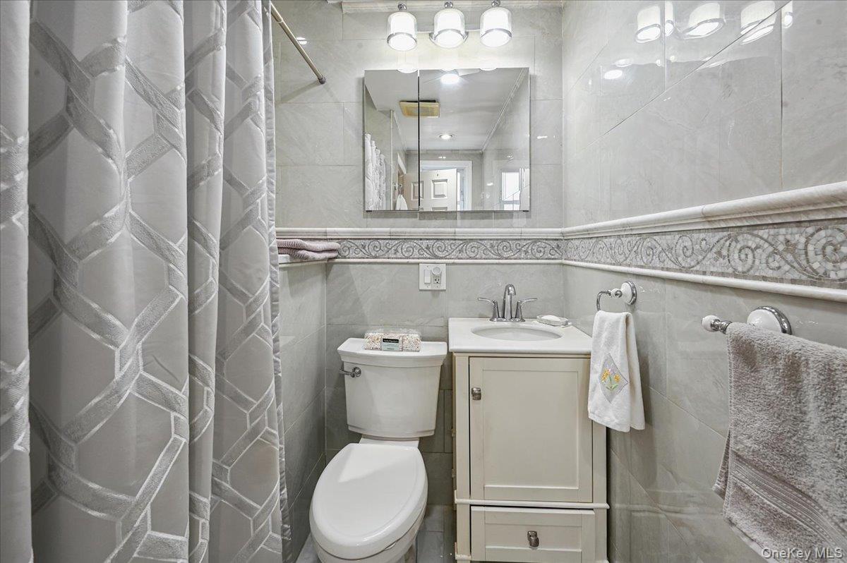 #9 photo, 798 N Broadway, Yonkers , NY 10701