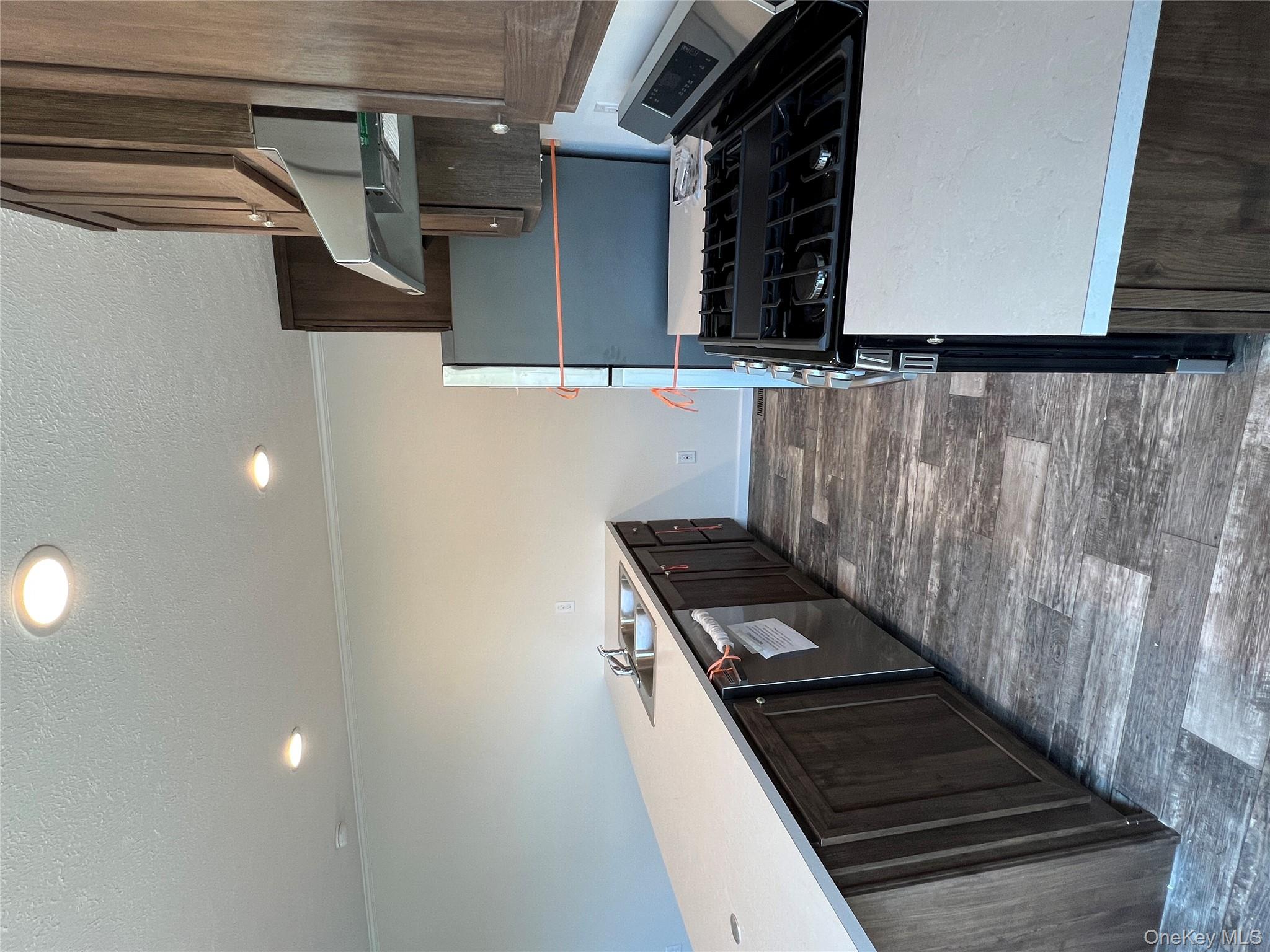 #12 photo, 985 Route 17M, Middletown , NY 10940