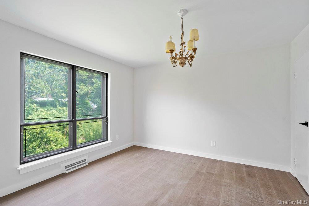 #12 photo, 95 Windsor Gate Drive, New Hyde Park , NY 11040