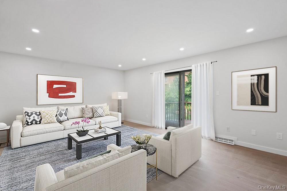 #5 photo, 95 Windsor Gate Drive, New Hyde Park , NY 11040