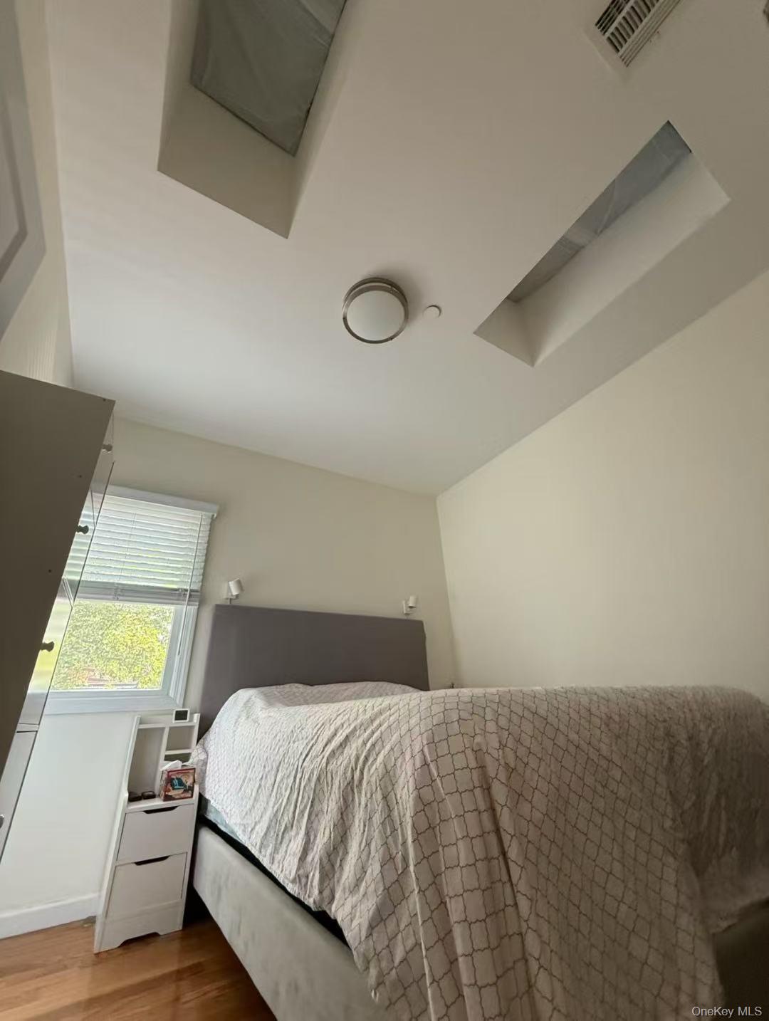 #3 photo, 4038 194th Street, Flushing , NY 11358