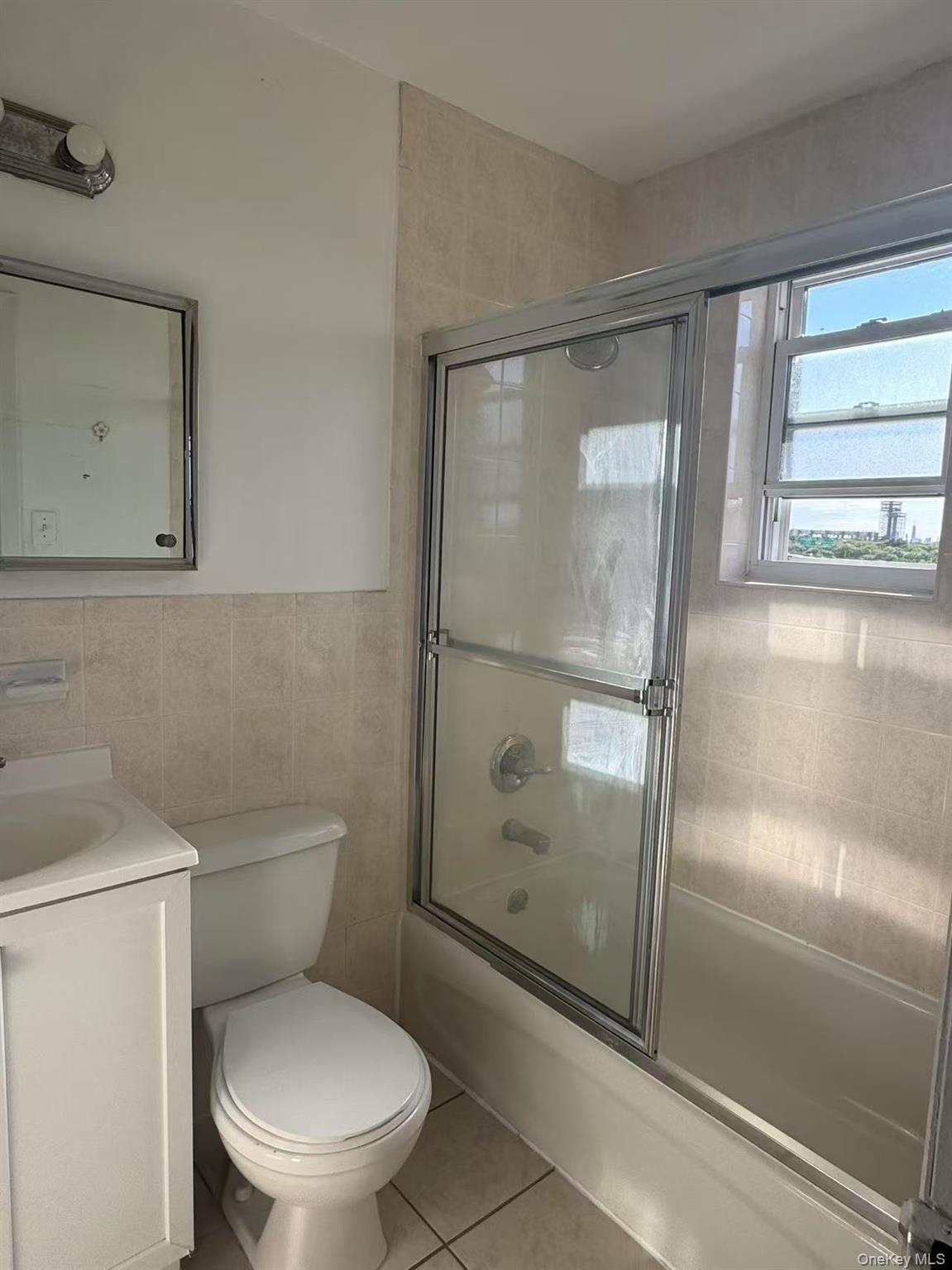 #4 photo, 4038 194th Street, Flushing , NY 11358