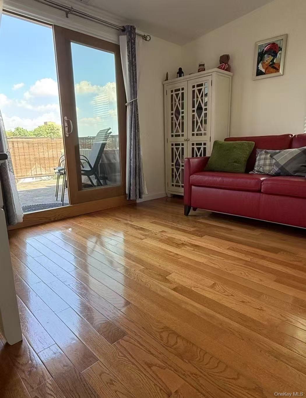 #8 photo, 4038 194th Street, Flushing , NY 11358