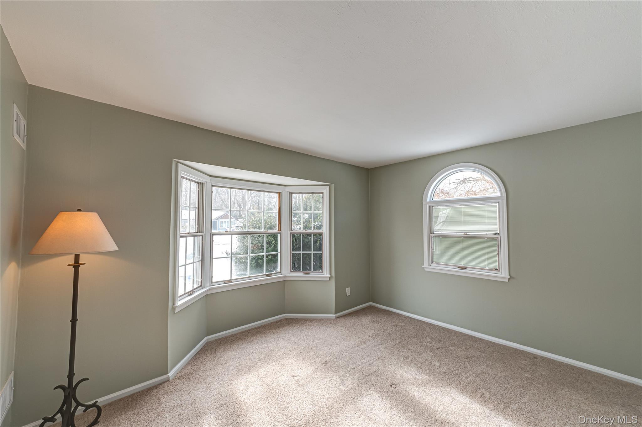 #14 photo, 5 Breslau Street, מחוז סאפוק Bay Shore , NY 11706